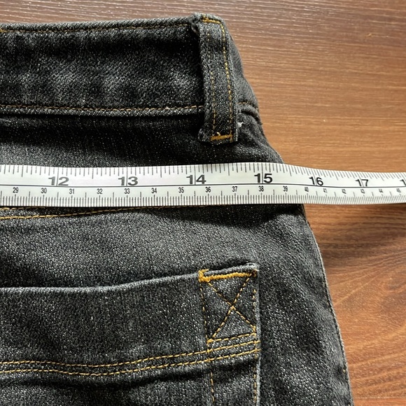 Jones New York Jeans Woman’s Size 30 Bootcut. Darkwash - Picture 9 of 9